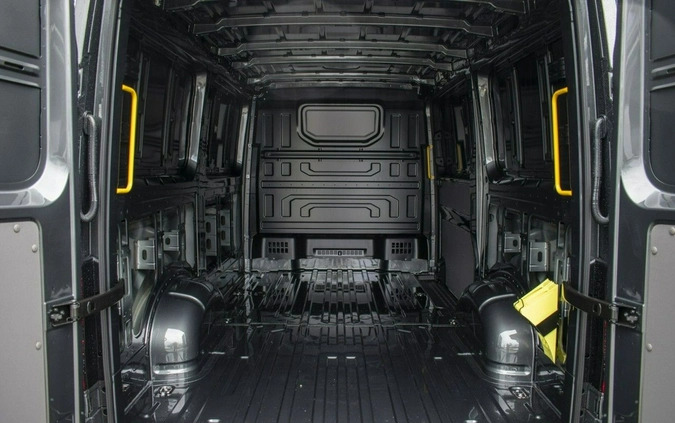 Volkswagen Crafter cena 210699 przebieg: 5, rok produkcji 2024 z Ryn małe 232